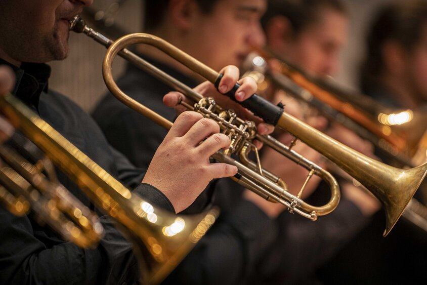 [Translate to English:] Orchesterkonzert Blechblaeser (c) Reza Rasouli