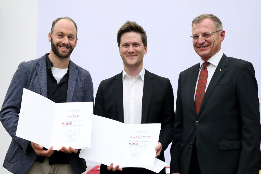 (v.l.n.r.): David Six, Georg Wiesinger und Landeshauptmann Mag. Thomas Stelzer bei der Preisverleihung / Foto: Land OÖ / Stinglmayr